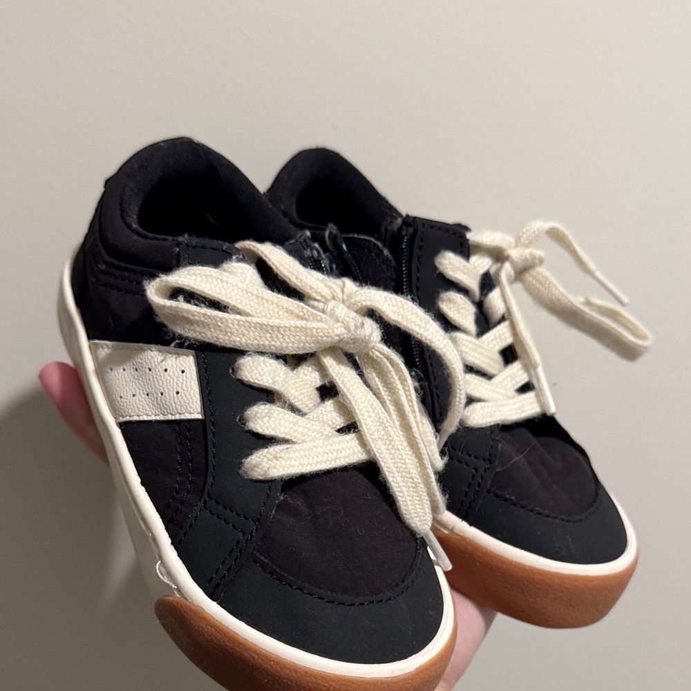 Zara Black Sneakers with Cream Laces and Gum Sole